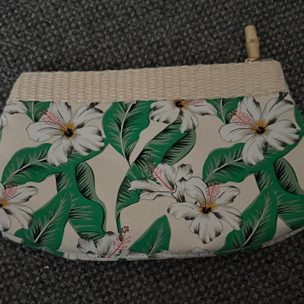 Estée Lauder Tropical Floral Print makeup bag🌴
